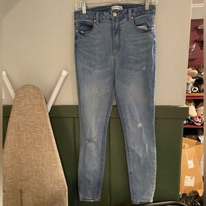 Womens justfab jeans size 29